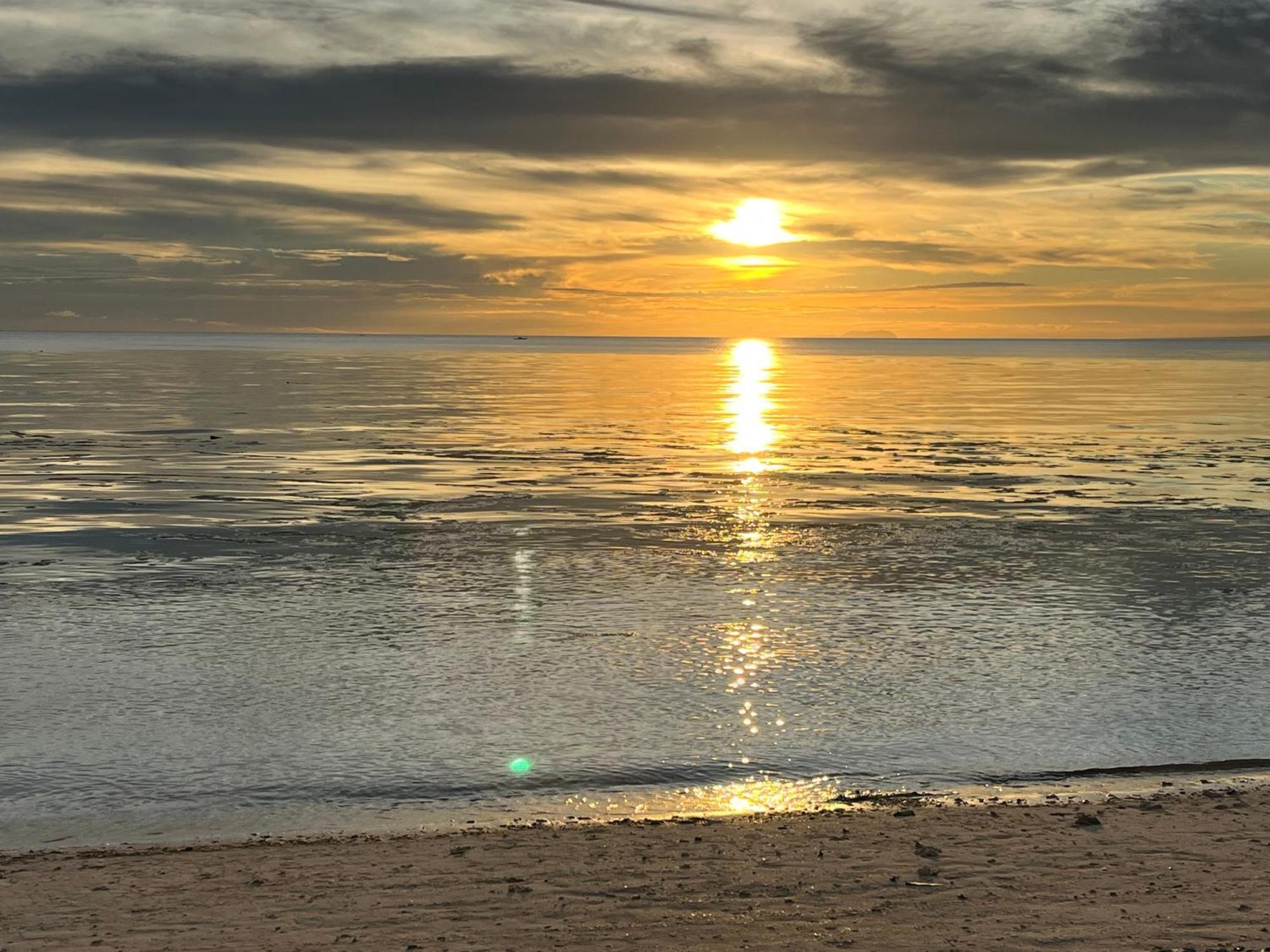 Golden Sunset Inn Сикихор Экстерьер фото